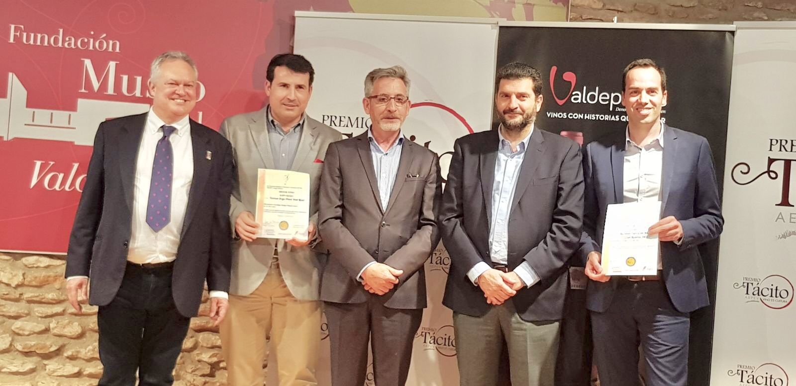 La Asociación Española de Periodistas y Escritores del Vino premia a H+S